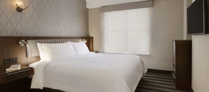 Signature King Guestroom